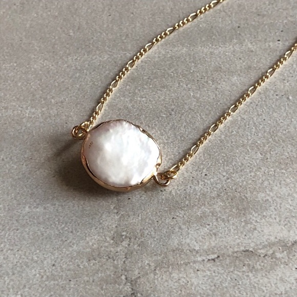 Restocked! Baroque 18k Gold Pearl Necklace - Picture 4 of 7